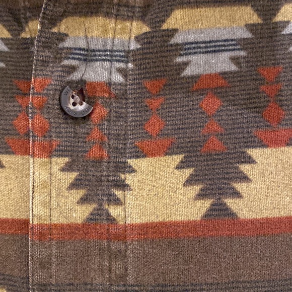 Woolrich Button-Up - Picture 6 of 6